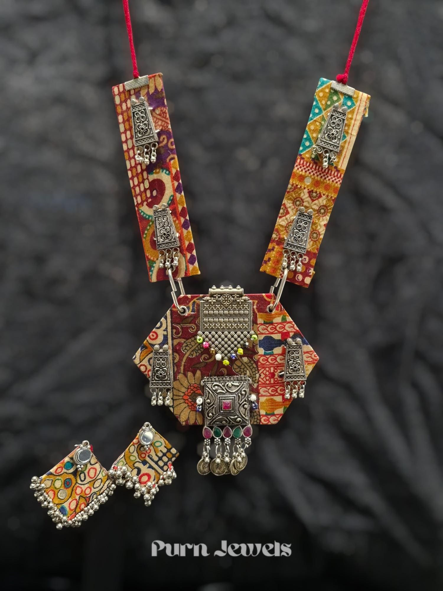 Elegant oxidised necklace on mannequin