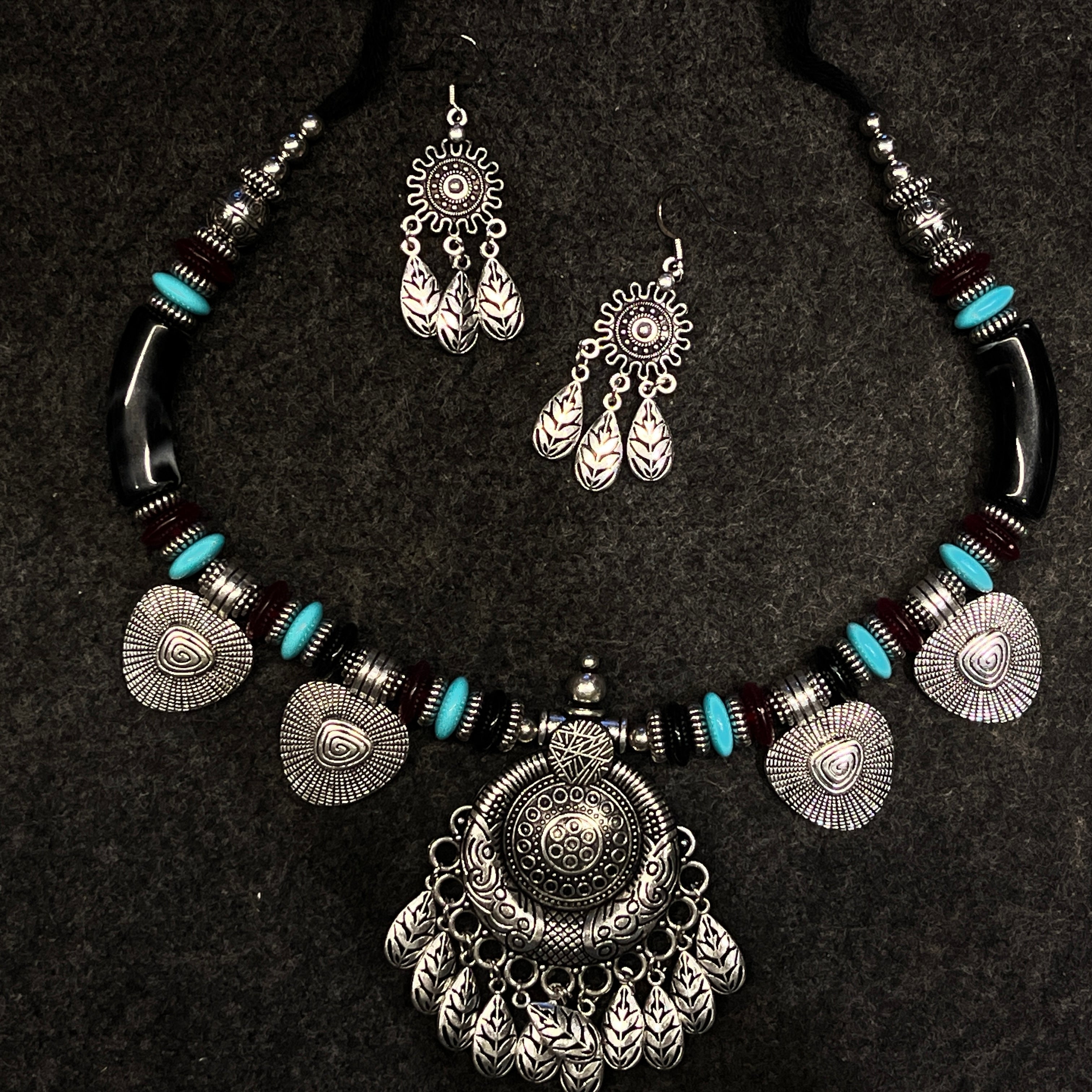 Vaidehi Oxidised Gujarati Jewellery Set – Navratri Garba Ethnic Earrin